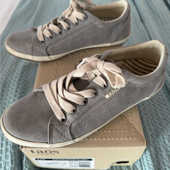 Taos Star Grey Wash Canvas Sneaker - Picture 3 of 6